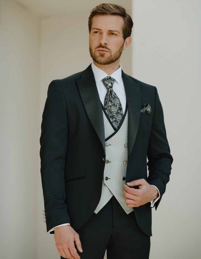 traje-de-novio-negro-en-zaragoza